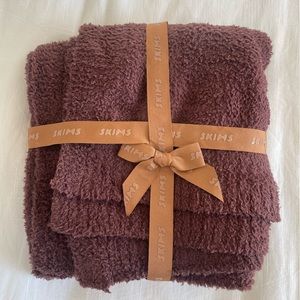 Skims Cozy Blanket